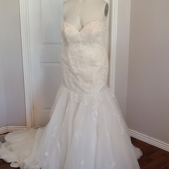 Alfred Angelo Ivory Strapless Wedding Dress - Picture 1 of 7